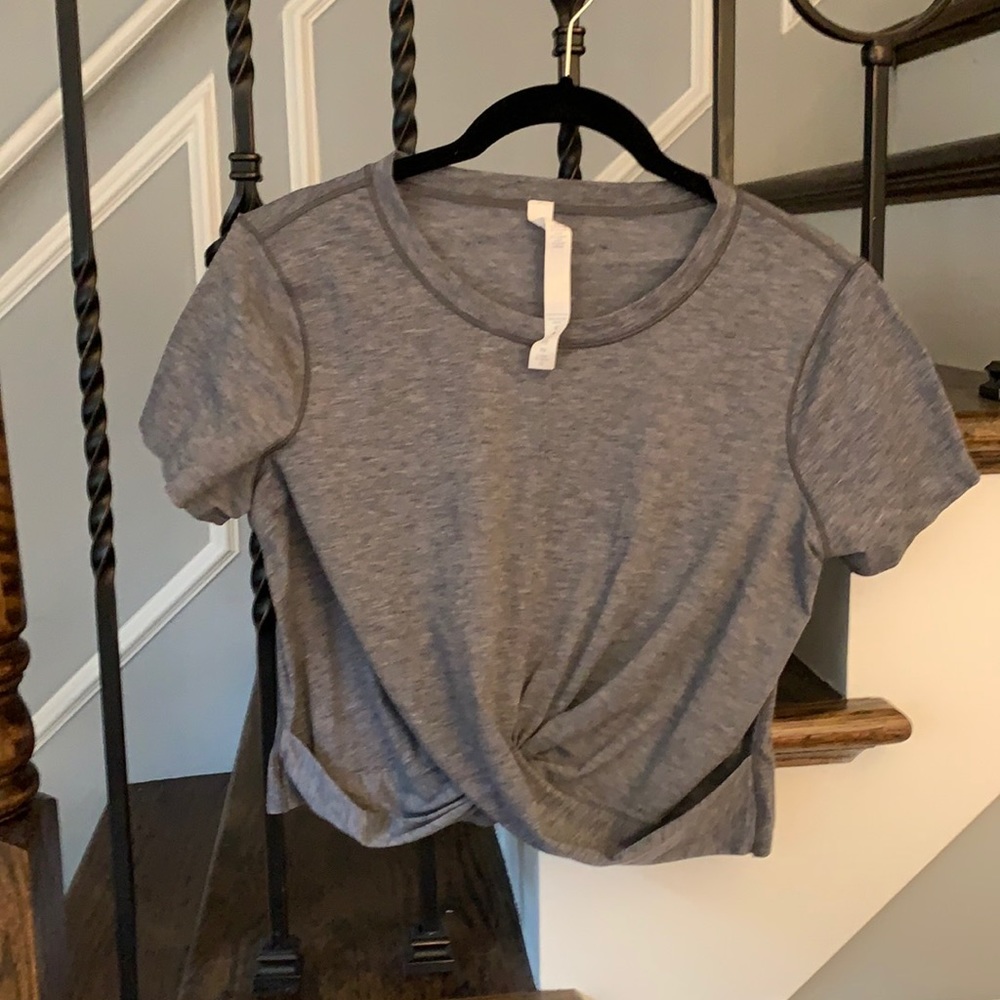 Lululemon crop top size 4